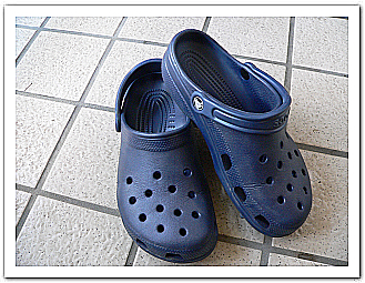 CROCS のサンダル