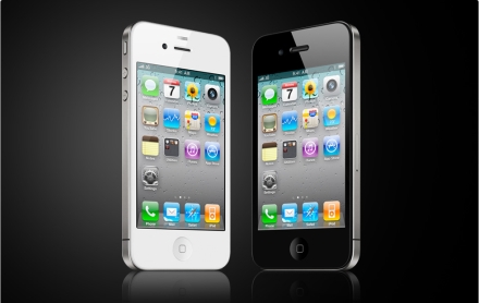 iPhone 4 ブラックとホワイト